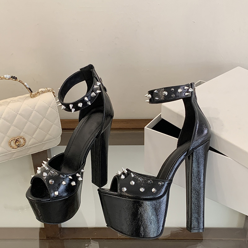Fashion Design Metal Rivet Bac - Street Fashion Designers 评论和价格