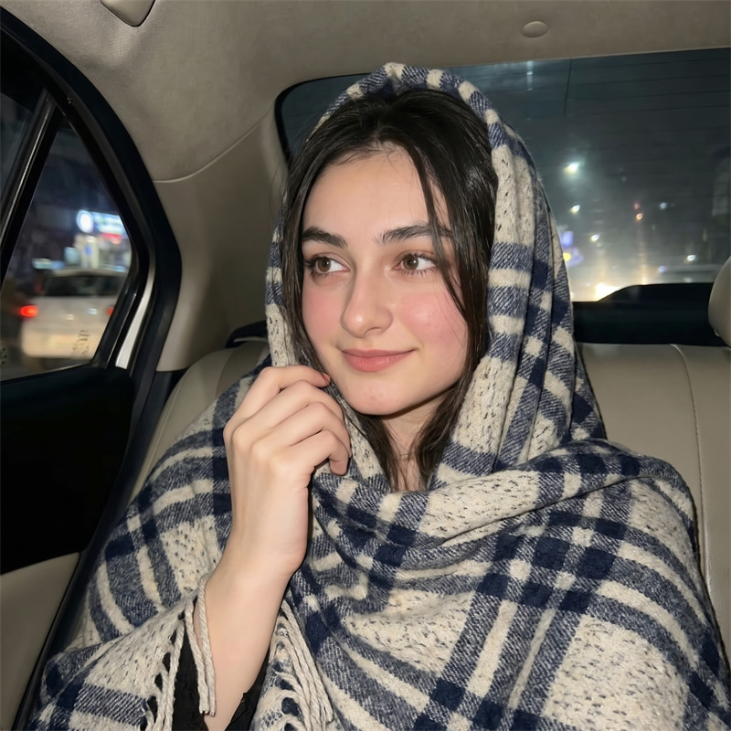 Heavy 750g Scarf Check Poncho  - Street Fashion Hijab 评论和价格